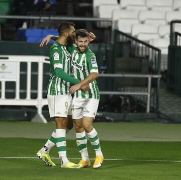 Borja Iglesias celebra el 1-0 al Barcelona. 