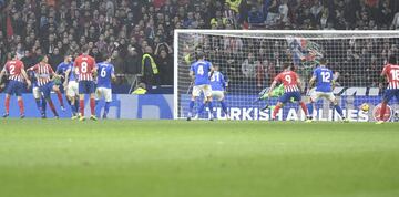 ¡GOL DE RODRI! ¡Saque de esquina colchonero, botado por Thomas, que coloca cerca del primer poste con la cabeza! 