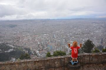 Berni, la mascota del Bayern de visita en Colombia