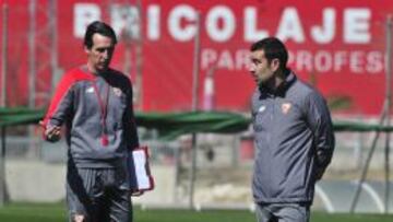 Emery, pendiente de Konoplyanka y Nzonzi.