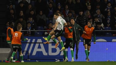 El centrocampista hizo un gol muy plástico. Su latigazo ajustado al palo era imparable para el portero. En un equipo con los máximos goleadores de la categoría, Canales demostró que también tiene olfato rematador.