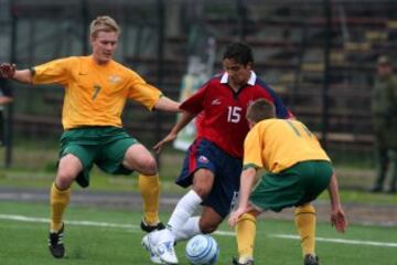 'Cachorro' Arenas formó parte del plantel que logró el tercer lugar en Canadá 2007. A diferencia de Alexis, Gary Medel e Isla, el volante no tuvo la misma suerte, deambulando por distintos clubes del ascenso. Actualmente está sin club, tras un paso en 2015 por Trasandino.