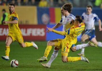 Rumanía 1 - Islas Feroe 0
Vlad Chiriches y Joan Edmundsson