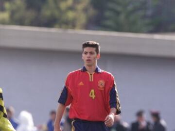 Un joven Jarque con la Selección Española SUB-17 en 2001, disputando la Meridian Cup.