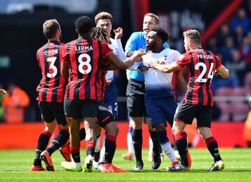 Bornemouth venció 1-0 a Tottenham por la fecha 37 de la Premier League. Jefferson Lerma y Davinson Sánchez fueron titulares y disputaron los 90 minutos. 