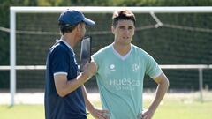 Javi Martínez dialoga con Ziganda.