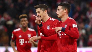 James Rodríguez celebrando un gol con el Bayern Múnich en Bundesliga.