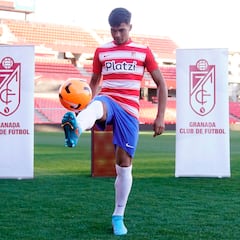 El Granada aprieta por Famara Diédhiou y cede a Arezo al Peñarol