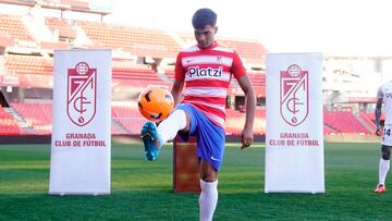 15/02/22  Presentacion del nuevo jugador del Granada  Matias Arezo 