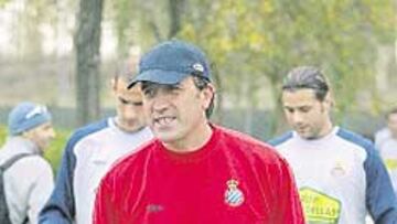 <b>REFLEXIONES. </b>La plantilla del Espanyol se entrenó ayer en Pamplona y también analizó el empate del pasado jueves ante el Alavés. Lotina, que conoce muy bien esta tierra porque entrenó a Osasuna varias temporadas, los llevó luego al Museo del vino para dilatar un poco el ambiente. Seguro quu será positivo.