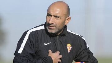 Abelardo sabe que el Sporting necesita una victoria.