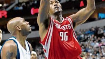 <b>REPLICANTE. </b>Artest causa en los Rockets un impacto programado.