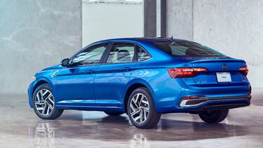 Volkswagen Jetta 2023, disponible en México: más equipamiento al sedán compacto que menos se devalúa