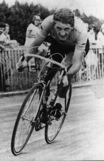 Más victorias de etapa en una misma edición: Este mérito lo comparten con ocho victorias, Charles Pelissier en 1930, el belga Freddy Maertens (en la fotografía) en 1976 y Eddy Merckx, que lo consiguió en dos ocasiones, en 1970 y 1974. Además, Merckx aún posee el récord de triunfos de etapa del Tour de Francia con un total de 34 victorias.