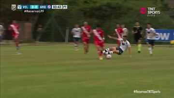 La frase de un locutor argentino reaccionando a una entrada criminal que triunfa en Twitter: 700.000 reproducciones