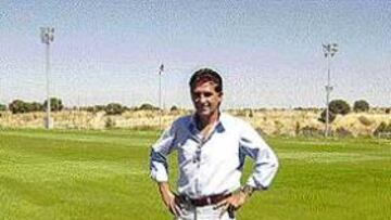 <B>DIO EL VISTO BUENO</B>. Carlos Queiroz se mostró satisfecho con las instalaciones de la Federación.