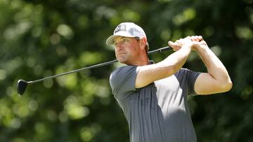 CROMWELL, CONNECTICUT - JUNE 23: Lucas Glover of the United States plays his shot from the 15th tee during the first round of Travelers Championship at TPC River Highlands on June 23, 2022 in Cromwell, Connecticut.   Tim Nwachukwu/Getty Images/AFP
== FOR NEWSPAPERS, INTERNET, TELCOS & TELEVISION USE ONLY ==
