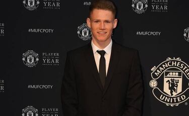 De Gea passes Ronaldo's awards record at Manchester United