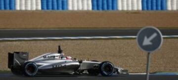 Jenson Button piloto de McLaren con el nuevo MP4-29 en Jerez.