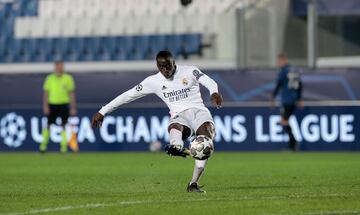 0-1. Ferland Mendy marcó el primer gol.