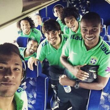 Neymar con Brasil.  