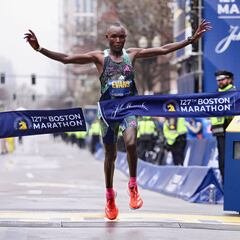 What is the prize money at the 2024 Boston Marathon? How much does the winner get?