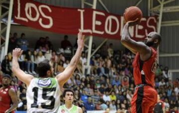 Leones y Deportes Castro se enfrentan en la otra semifinal del torneo.