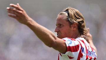 PASADENA, CALIFORNIA - JUNE 23: Marcos Llorente #14 of Atletico De Madrid reacts during the FIFA Club World Cup 2025 group B match between Club Atletico de Madrid and Botafogo FR at Rose Bowl Stadium on June 23, 2025 in Pasadena, California. Harry How/Getty Images/AFP (Photo by Harry How / GETTY IMAGES NORTH AMERICA / Getty Images via AFP)