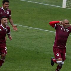 Suazo golpea a Palestino y complica a Colo Colo