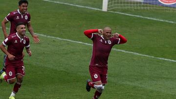 Suazo golpea a Palestino y complica a Colo Colo