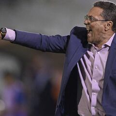 El técnico Vanderlei Luxemburgo da positivo en COVID-19