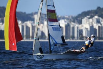 Echegoyen y Betanzos tienen opciones de medalla tras terminar en cuarta posición después de seis regatas