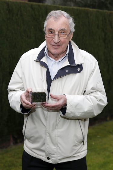 Llegó al Atlético de Madrid procedente del Corinthians brasileño. En el conjunto rojiblanco estuvo diez años.