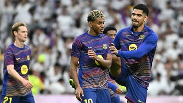 Araujo, titular ante el Elche, junto a Lamine Yamal.