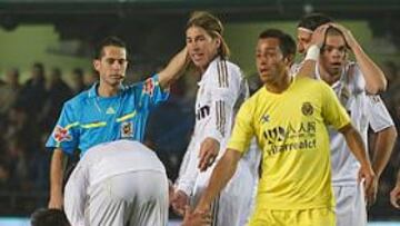 <b>EL EMPATE. </b>En el minuto 82, Paradas Romero señaló una falta de Altintop sobre Joan Oriol, que posteriormente Senna transformó en el gol del empate.