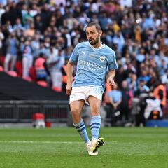 Un desesperado intento del Barcelona por Bernardo Silva