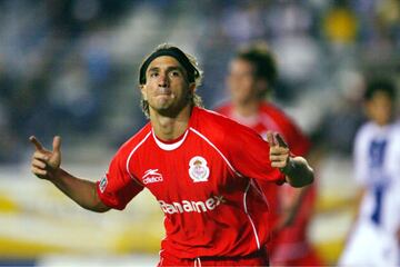 1.- Clausura 2004: 16 goles (Pumas)
2.- Apertura 2006: 11 goles (Toluca)