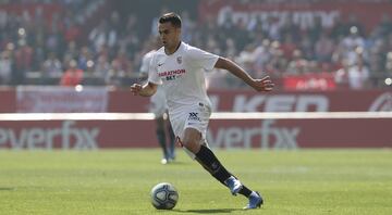 Uno de los que mejor ha exprimido su cesi¨®n. Clave en el Sevilla de Lopetegui, es joven y est¨¢ cotizado. El Madrid le tiene fe, pero Zidane ha sido m¨¢s tibio y hay overbooking en la posici¨®n...