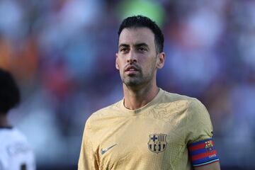 Una versi¨®n muy buena de Busquets en esta pretemporada. Contra el Inter de Miami jug¨® a su nivel habitual dejando alg¨²n detalle de calidad. Fue el encargado de marcar el ritmo en el Cl¨¢sico, haciendo que su equipo tuviera m¨¢s el bal¨®n y jugara m¨¢s en campo rival. Contra la Juventus mostr¨® su mejor faceta de recuperador, adem¨¢s de dar sentido a todas las acciones del FC Barcelona. M¨¢s de lo mismo en su ¨²ltimo encuentro ante el New York Red Bull. Una pieza fundamental en la pizarra de Xavi Hern¨¢ndez. Si Busquets recupera su mejor nivel, el conjunto blaugrana puede carburar de manera efectiva en la medular.