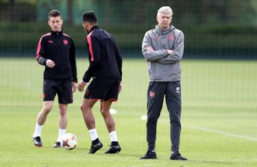 Wenger focused on Arsenal despite desire to keep working elsewhere