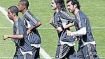 <b>DE VUELTA. </b>Marcelo, Robinho y Gago regresaron ayer.