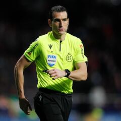 Martínez Munuera, así es el árbitro del Barcelona - Real Madrid del ‘Clásico’ de Copa
