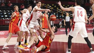 La acción de Gasol con Schafer en la que se lastimó el tobillo izquierdo.