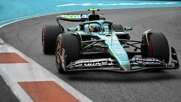 Alonso, con el Aston Martin en Miami.