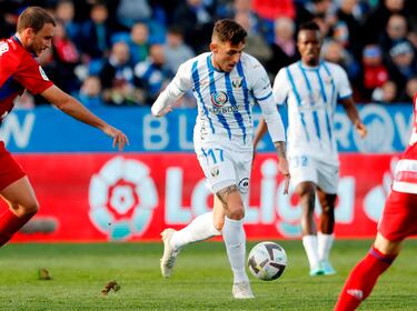 Vio puerta y estuvo a un paso de hacer un doblete. Su velocidad y verticalidad fue lo más destacado del partido entre el Leganés y el Granada. Su sociedad con Arnáiz fue letal para el equipo nazarí.