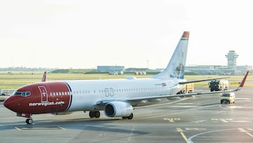An aircraft of airline Norwegian Air Shuttle transporting Denmark's national handball team arrives at Copenhagen Airport on February 3, 2025, a day after Denmark won the IHF Men's Handball World Championship against Croatia in Oslo. Denmark won their fourth consecutive world handball title on February 2, six months after their Olympic triumph, by comfortably beating Croatia (32-26) in Oslo in the final of a competition they dominated. (Photo by Martin Sylvest / Ritzau Scanpix / AFP) / Denmark OUT