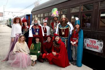 El tren de los Reyes Magos parte desde Pr¨ªncipe Pio. Es una hora y diez minutos de recorrido. En el viaje, que llega hasta Torrelodones, lo m¨¢s peque?os podr¨¢n hacer actividades, juegos, habr¨¢ animaciones y lo m¨¢s importante: Melchor, Gaspar y Baltasar recoger¨¢n las cartas de los m¨¢s peque?os y escuchar¨¢n sus peticiones. Del 21 de diciembre al 5 de enero.