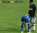 Insólita broma en Libertadores: ¡le desató cordones a un rival!