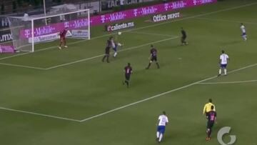 Mora protagonista: los 3 pol¨¦micos penales a Cruz Azul