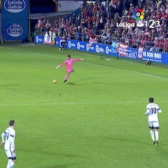 ¡No se lo pierdan porque no volverá a pasar! El golazo del portero del Lugo